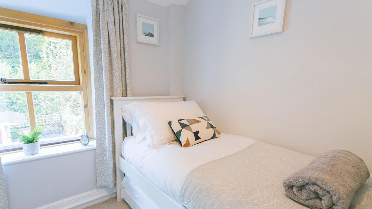 Cuddfan Holiday home *